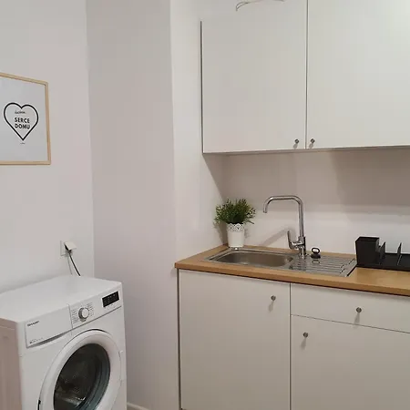 Urocze Mieszkanie Przy Skwerku